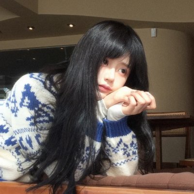 橙色女孩